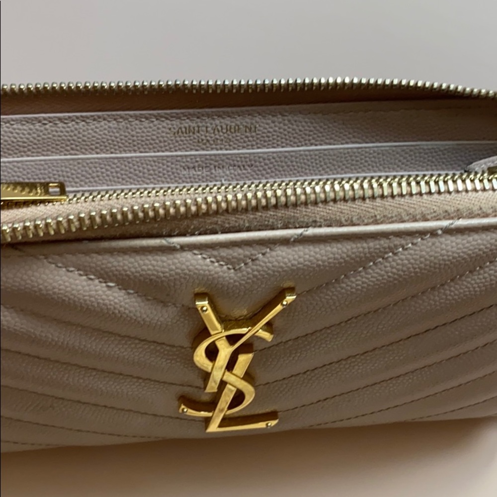 YSL blush chevron long zip wallet - Picture 5 of 11